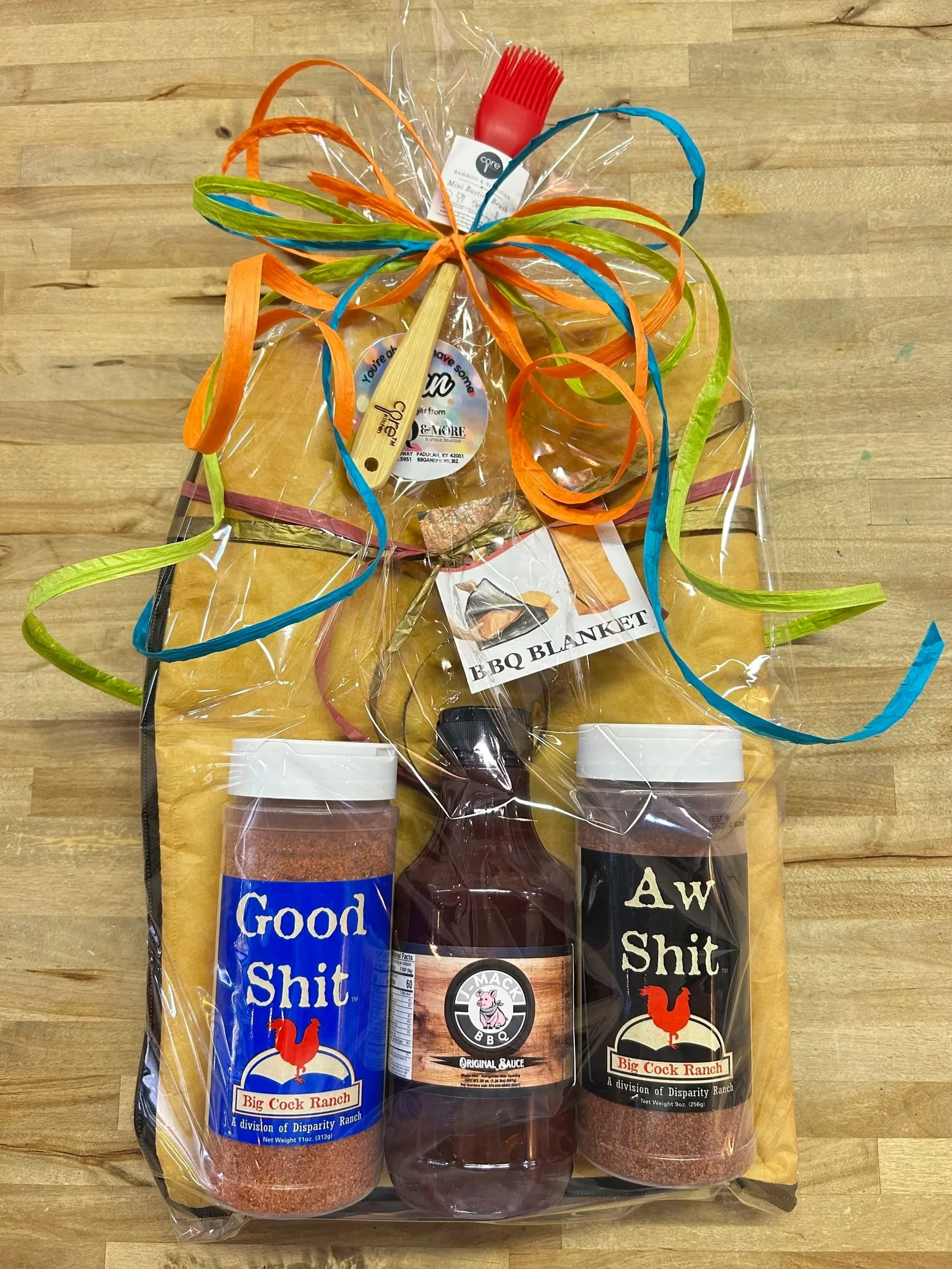 PITMASTER&rsquo;S SIGNATURE COLLECTION

A bold, crowd-pleasing bundle curated for those who take their grilling seriously. This striking assortment pairs a cozy BBQ blanket with flavor-packed essentials designed to elevate every cookout. Featuring a 