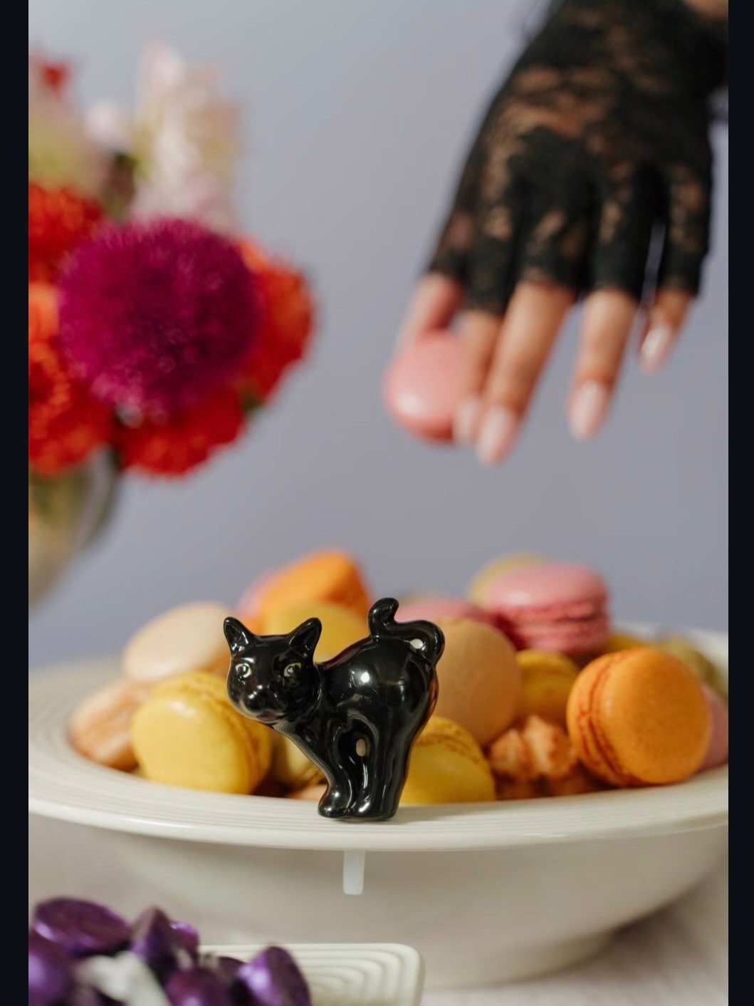 A LITTLE HALLOWEEN MAGIC GOES A LONG WAY! 🎃🖤

One of our favorite things about Nora Fleming is how easy it is to change up your serving pieces for every season and celebration! Add a festive mini, set out your favorite treats, and you&rsquo;re read