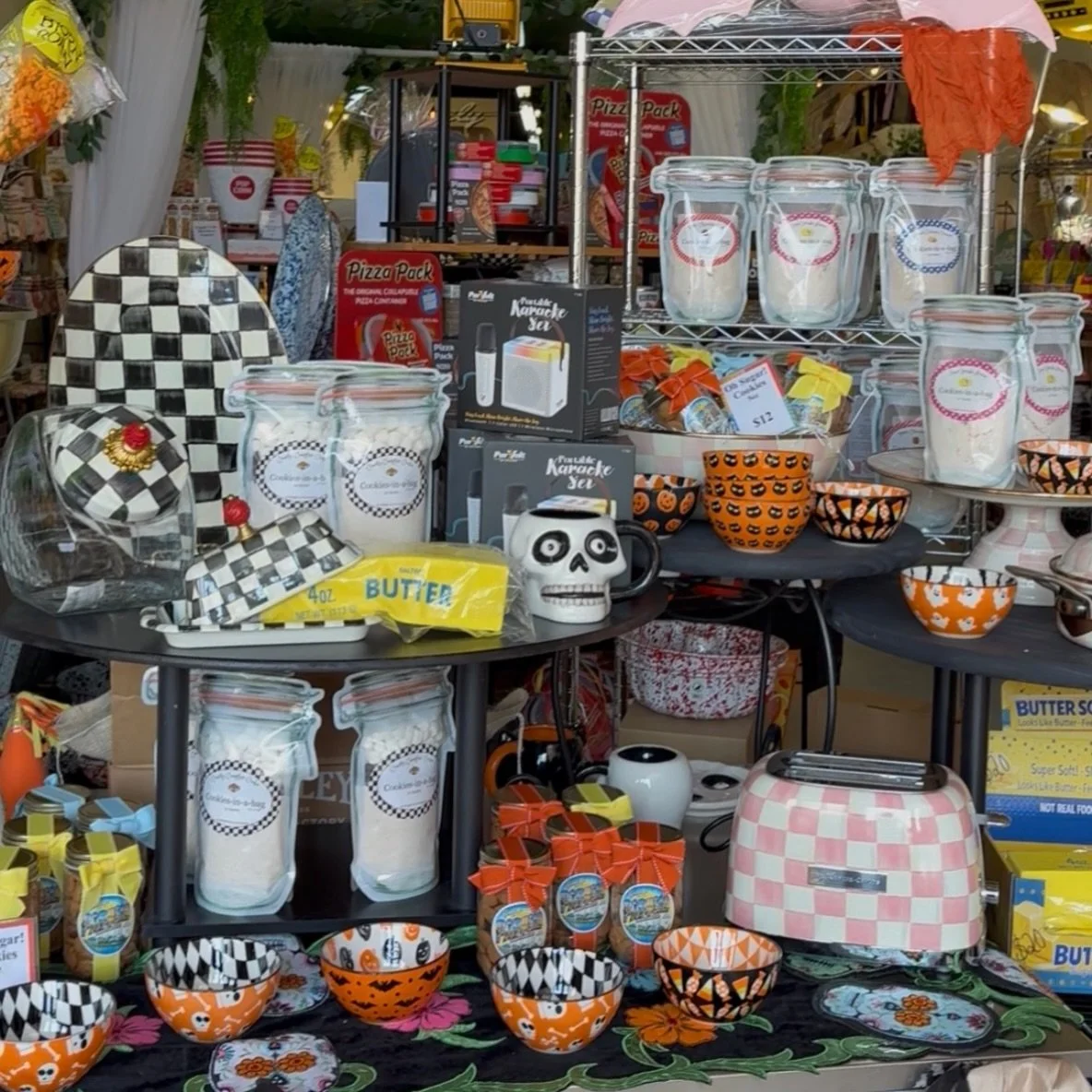 HAPPY HALLOWEEN FROM ALL OF US AT bbQ &amp; MORE! 🎃🧡👻

We hope your day is filled with sweet treats, big smiles, fun traditions, and plenty of reasons to gather around the table!

Whether you&rsquo;re celebrating with little ones, hosting friends,