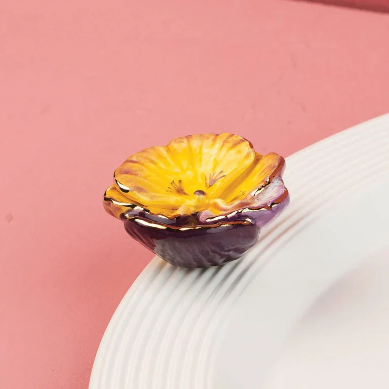 pansy2_768x.webp