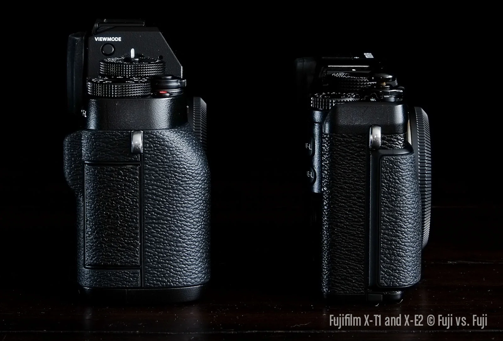 Side view. The thickness is most apparently from this side as it include the X-T1’s more substantial grip. In other words, the worst case scenario.
