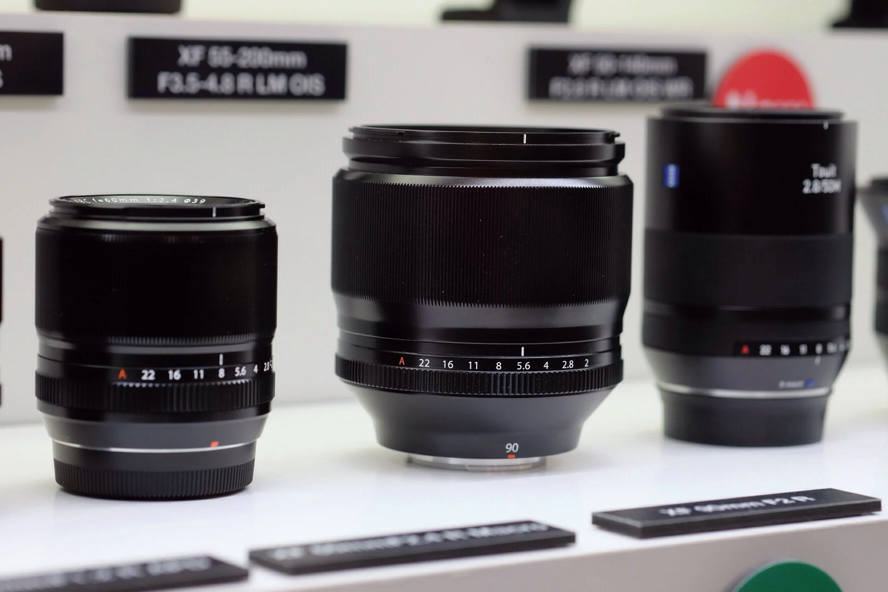 Fuji Fujifilm XF FUJINON 90mm f2.jpg