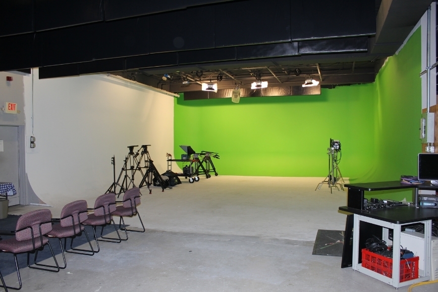 Shooting Studio - 3 side cyc wall