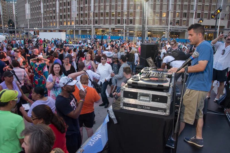 donnasummer-tribute-bostoncityhall-18.jpg