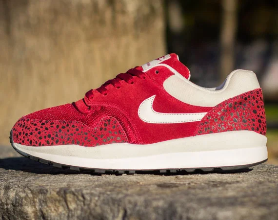 Nike Air Safari- Team Red