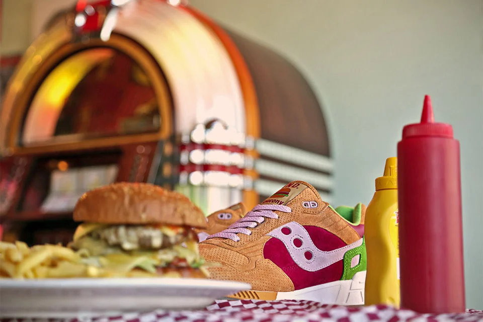 END x Saucony Shadow 5000 "Burger"