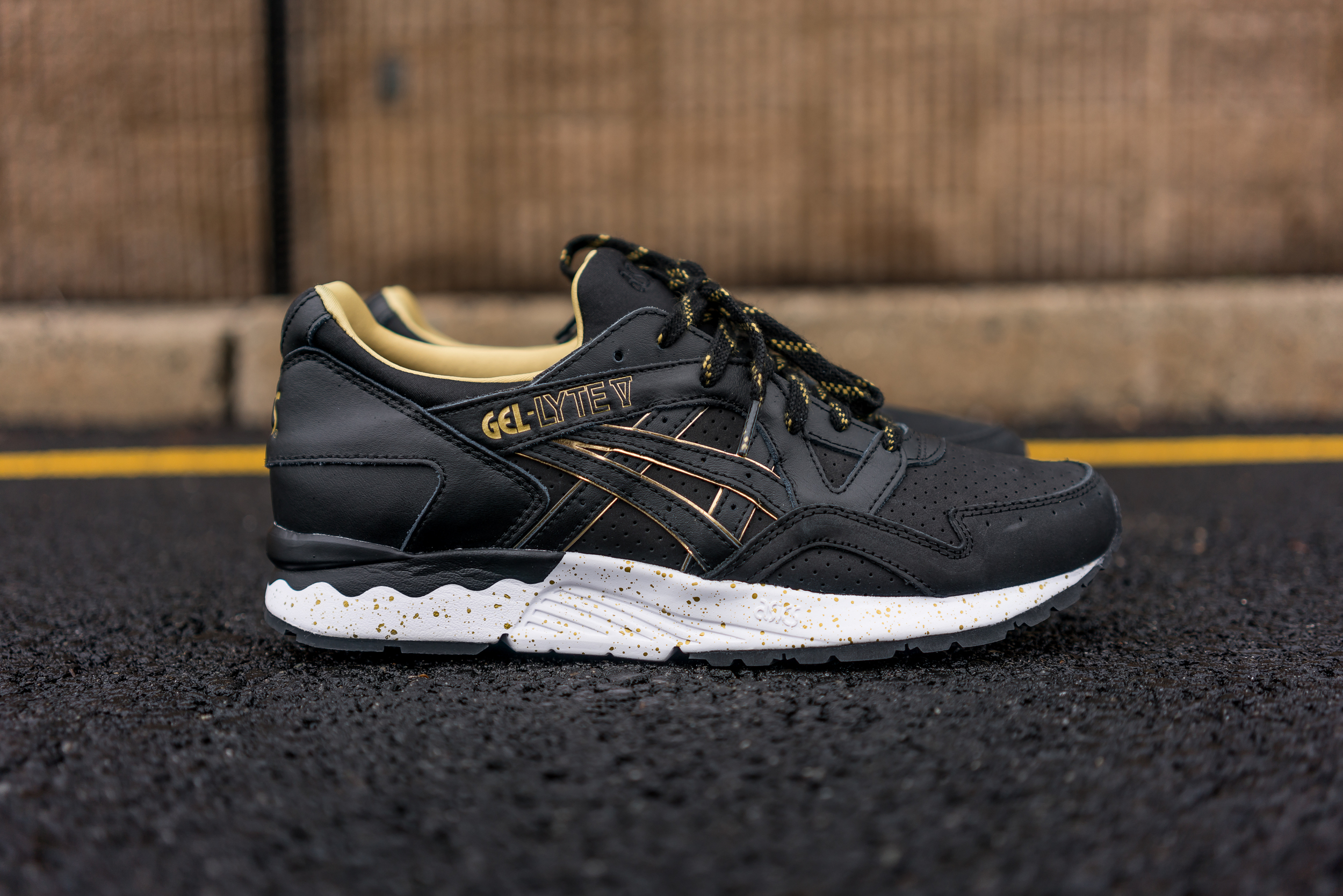 asics gel lyte v black gold