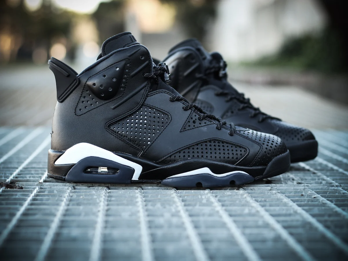black cat retro 5