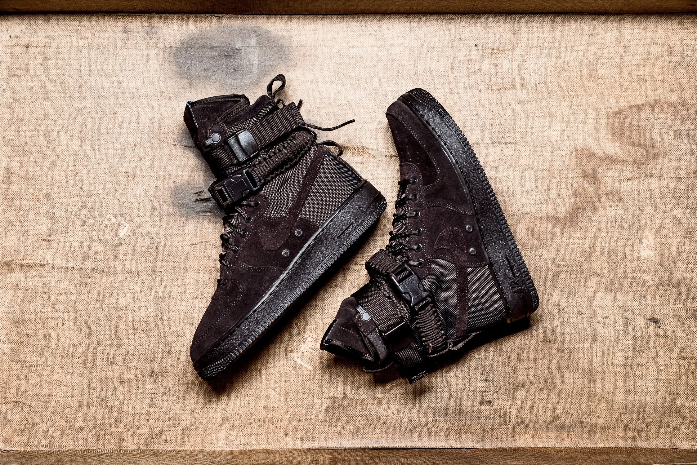 Nike_SF_AF1_brown_maroon_sneaker_politics_hypebeast_5.jpg