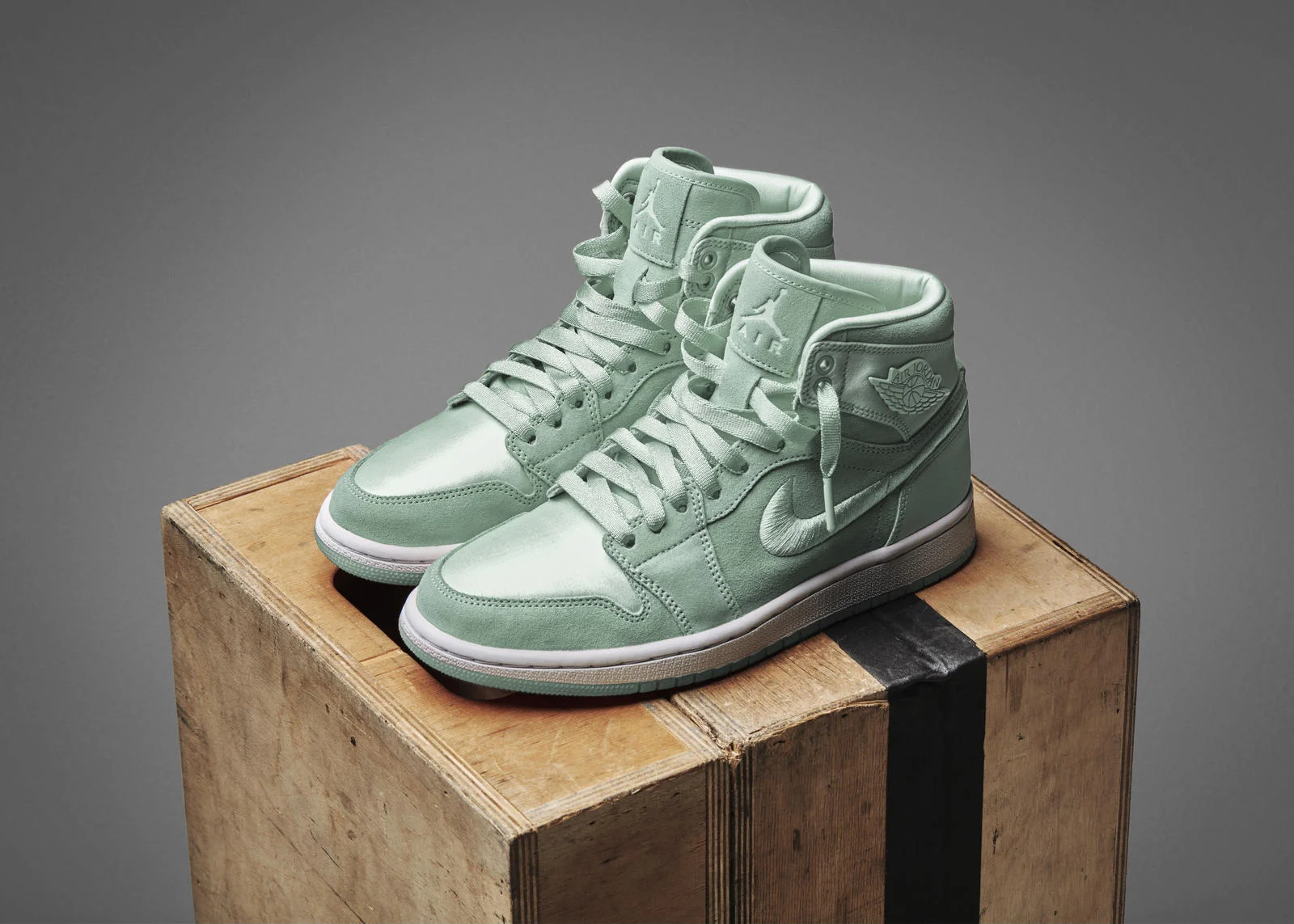 HO17_JD_JSW_WOMENS_SOH_AJI_MINT_FOAM_DETAIL_1_rectangle_1600.jpg