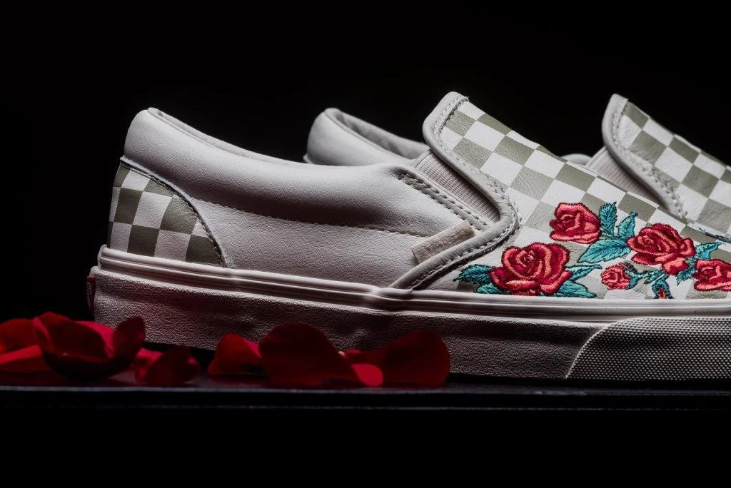 Vans_Classic_Slip-on_Rose_Embroidery_marshmellow_sneaker_politics_3-2.jpg