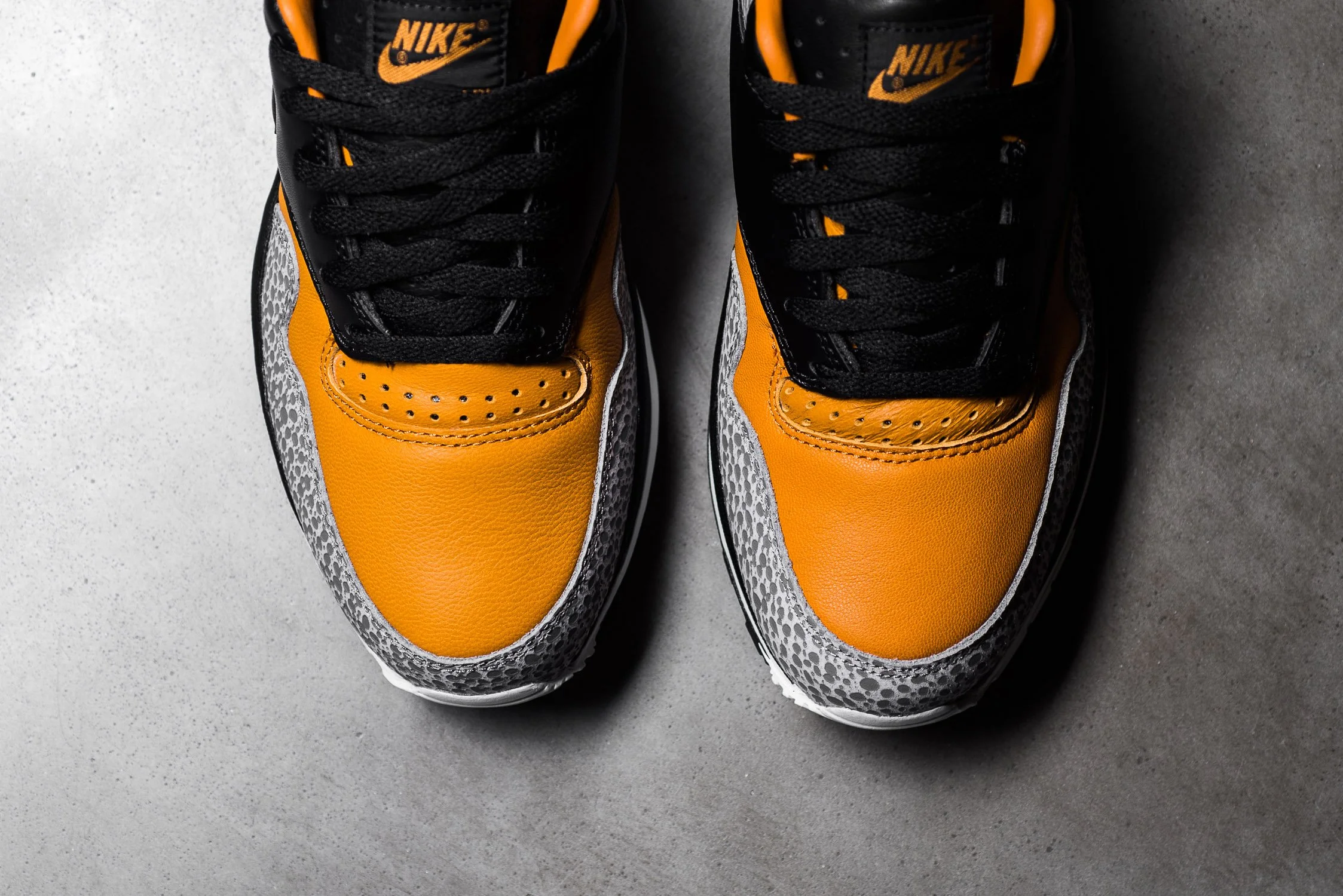 Nike_Air_Max_Safari_QS_Black_Black_Monarch_AO3295-001_sneaker_politics_12.jpg