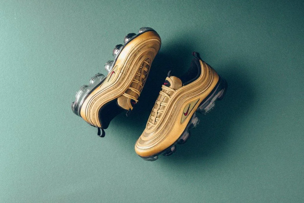Nike_Air_MAx_97_Vapormax_gold_university_Red_sneaker_politics_10.jpg