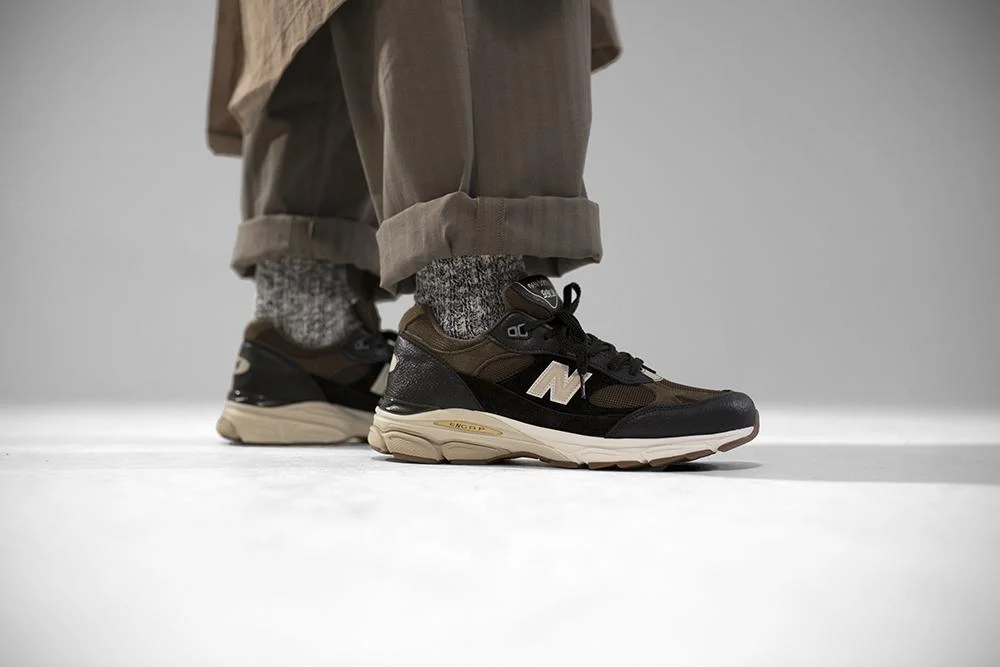 NB_MADE_CandV_M9919CV_On_Foot_01.jpg