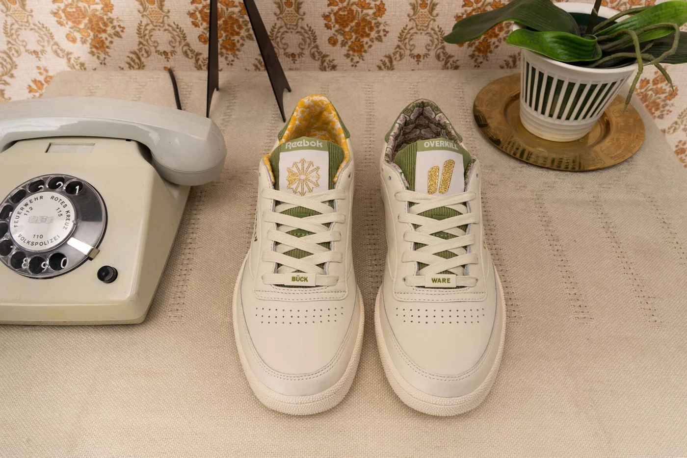 https_%2F%2Fhypebeast.com%2Fimage%2F2018%2F09%2Foverkill-reebok-classic-berlin-1985-2.jpeg