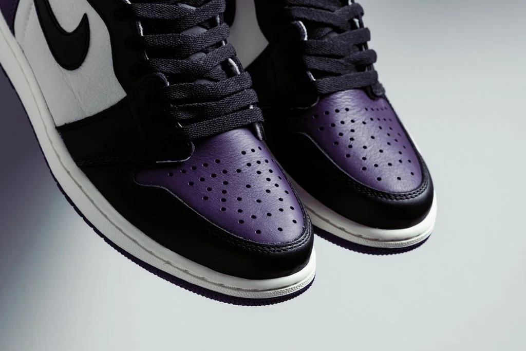 Air_Jordan_1_Retro_High_OG_-_Court_Purple-Black-Sail_-_555088-501_-_Feature_-_4_1024x1024.jpg