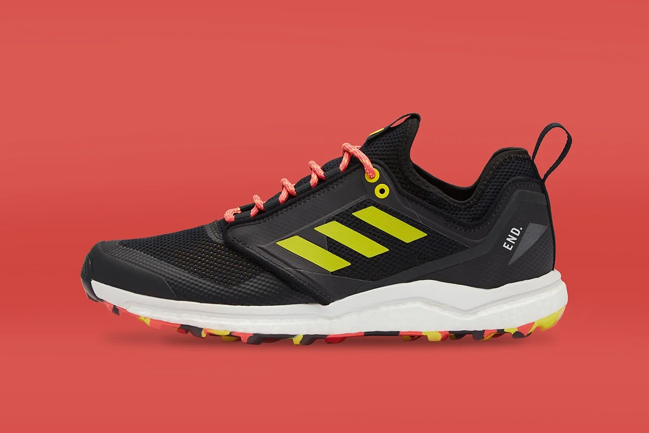 https___hypebeast.com_image_2019_03_end-adidas-consortium-terrex-agravic-xt-thermochromic-1.jpg