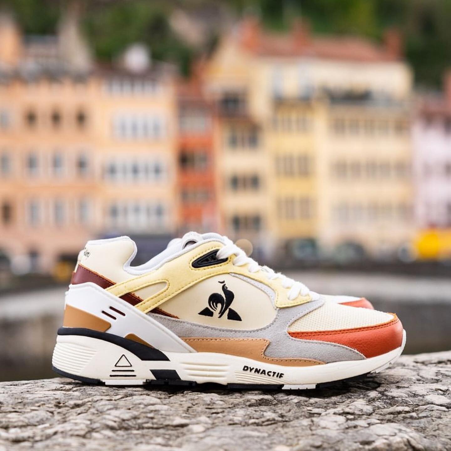 Shoez Gallery x Le Coq Sportif R1100 &laquo;Aux Pieds Des Pentes&raquo; drops 13.05 #shoezgallery #lcs #leqoqsportif #lcsr1100 #lecoq #lecoqsportifr1100 #oslosneakerfest