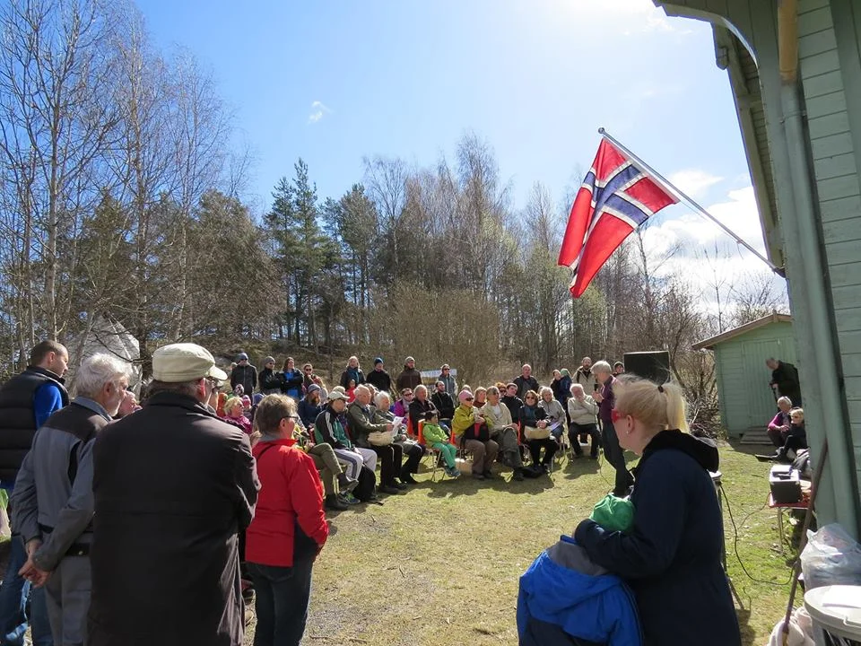 Historiedag: hils på gårdsdyrene og historisk vandring