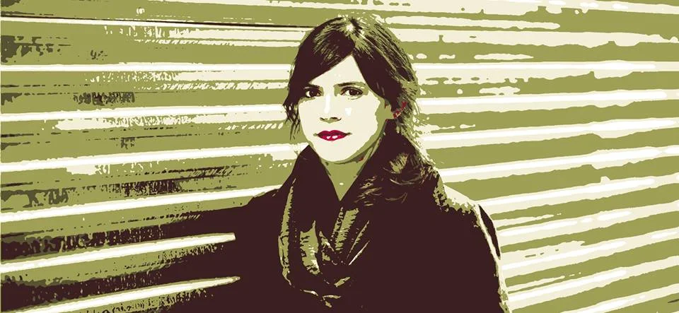 Ansikt i et togvindu. Valeria Luiselli og Helge Jordheim