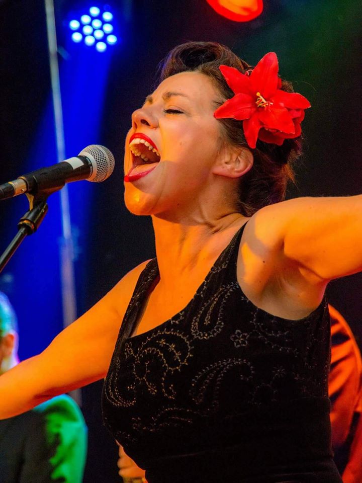 Sister Suzie and The Right Band (UK)