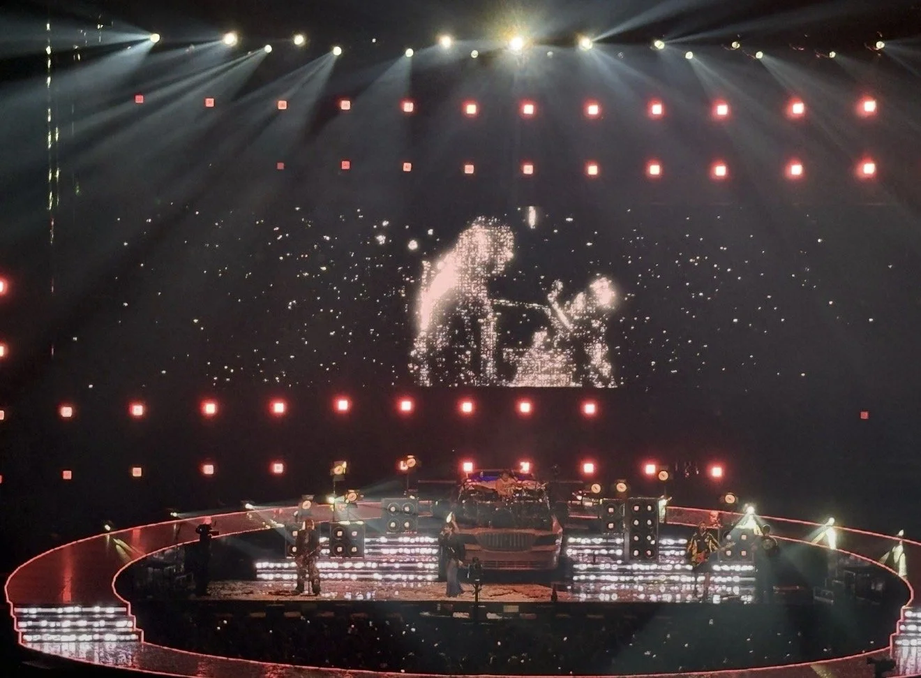 Concert Review: “Everyone’s a Star” in Baltimore, Maryland: 5 Seconds of Summer Rocks the Infamous CFG Bank Arena for the Very First Time this June. 
