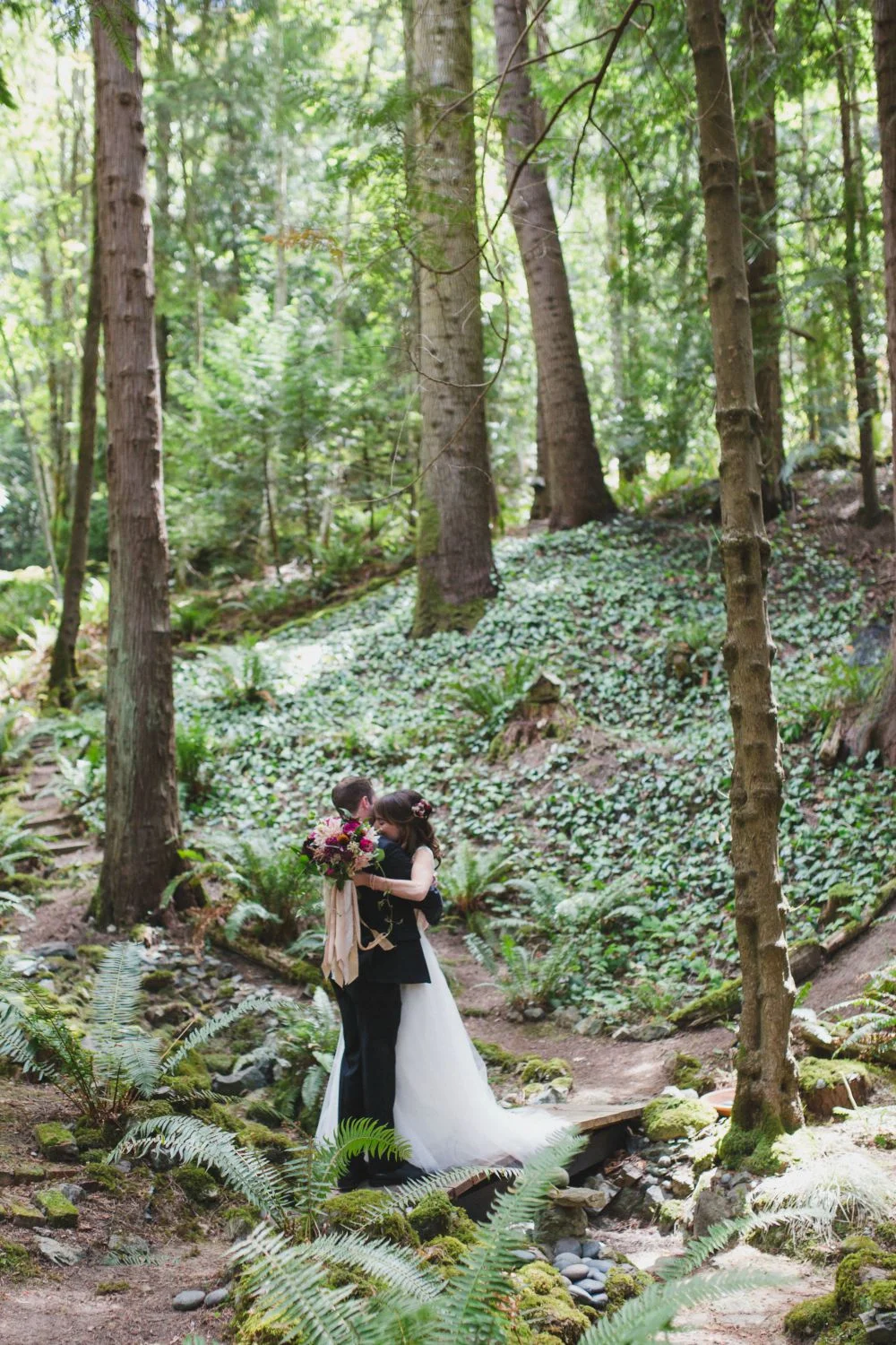 ROSLYN LUKE MARRIED-PORTRAITS-0026 (1).jpg