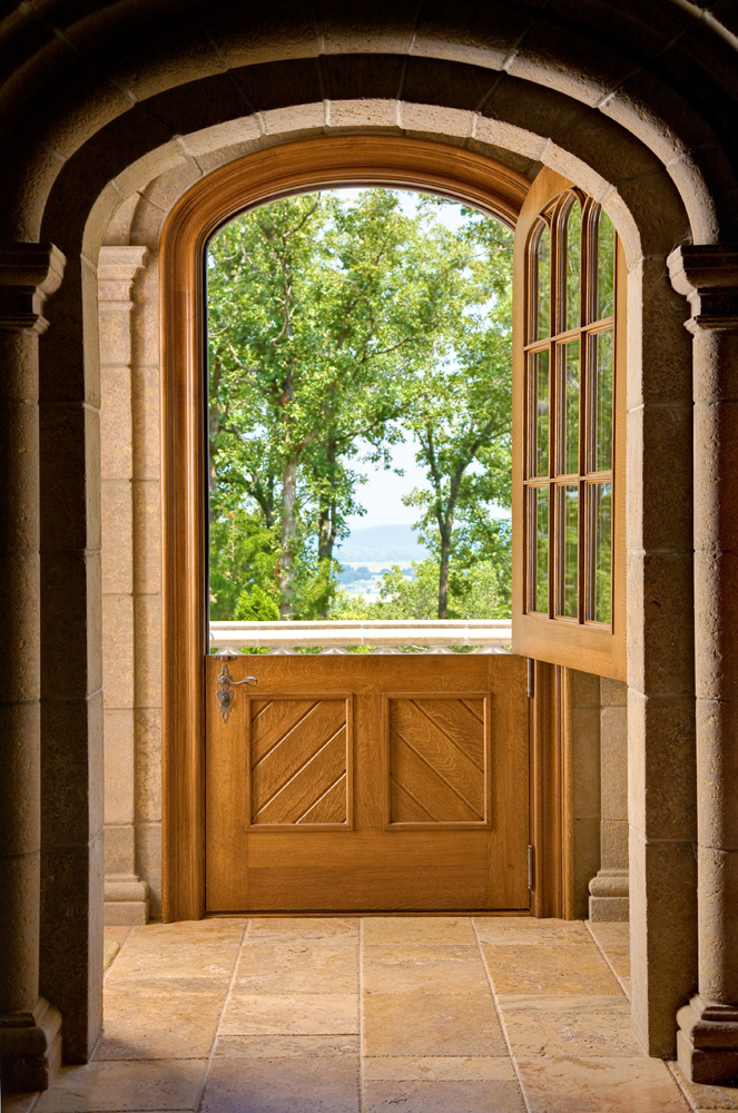  Dutch door. Facing east. 