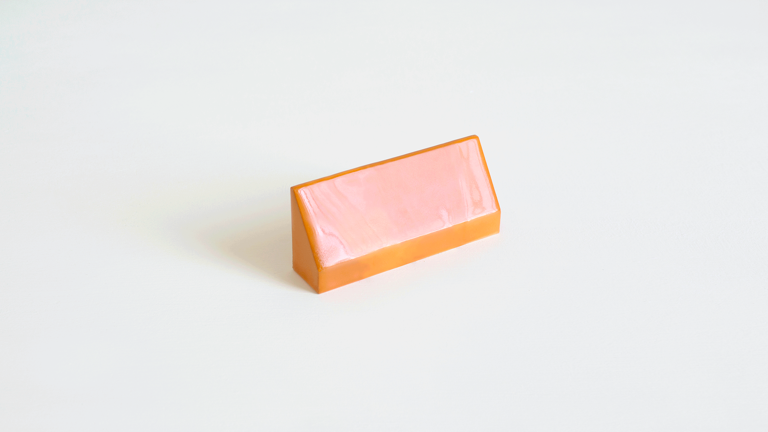 Porcelain2.gif