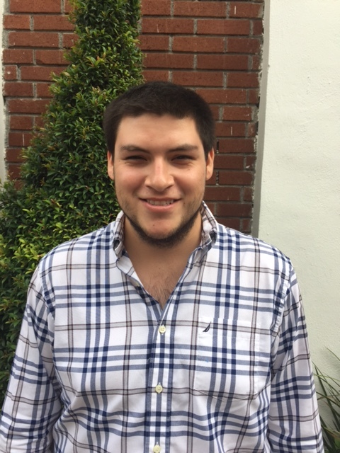 Gustavo A. Cárdenas Menchaca. 25 años. Estudiante de 9no semestre de CEDIM. Diseño industrial.