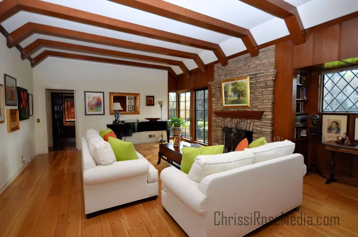 Living Room 1c (Medium).jpg