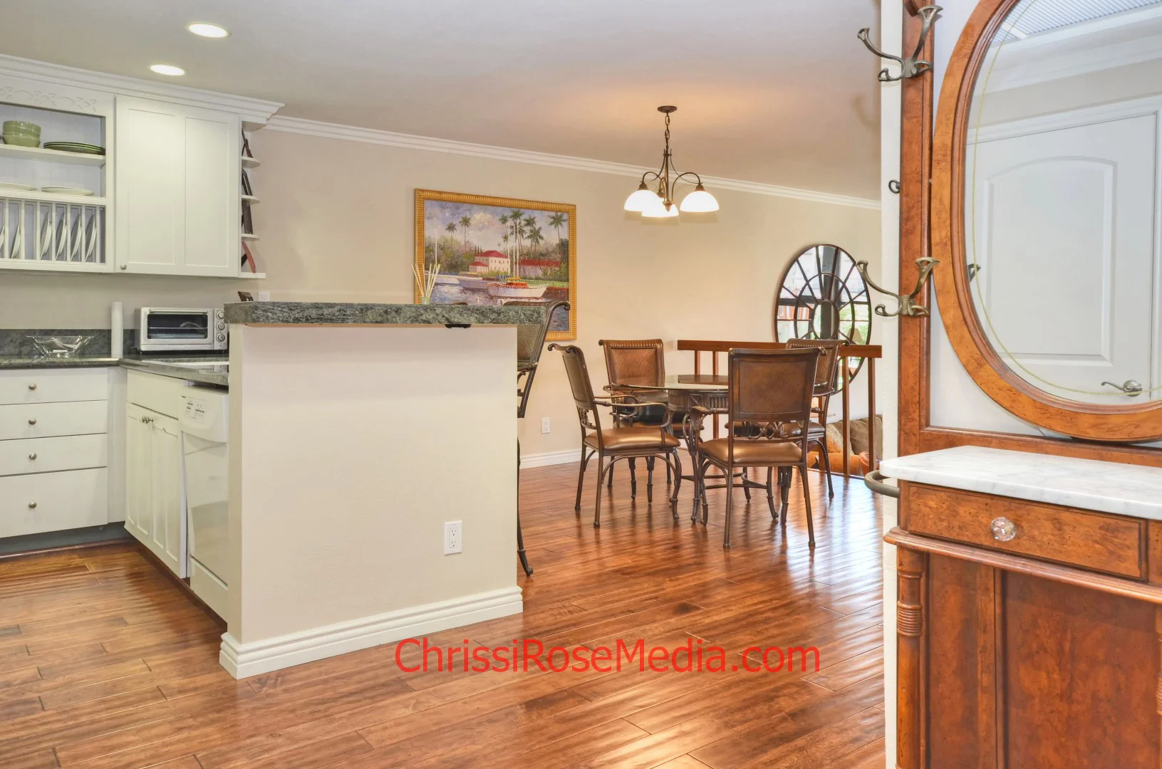 Kitchen_Dining_0136 (Large)_WMK.jpg
