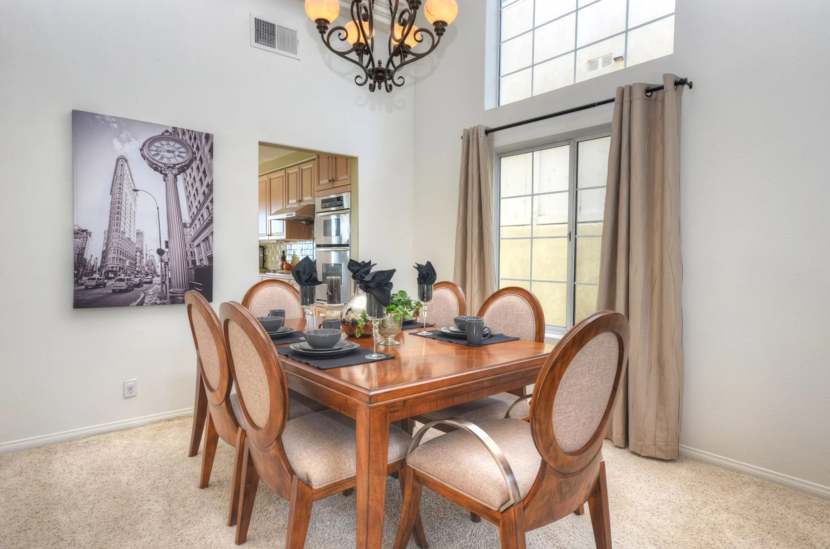 Dining Room_0206t (Large).jpg