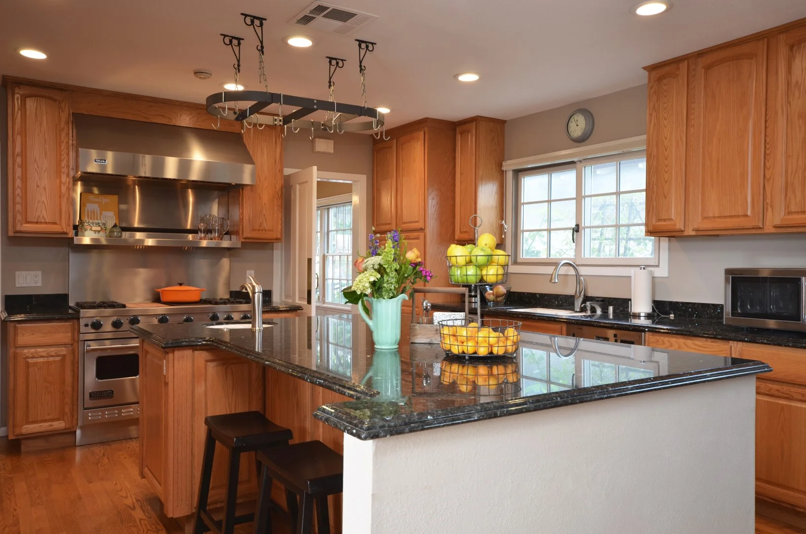 Kitchen_0633 (Large).jpg