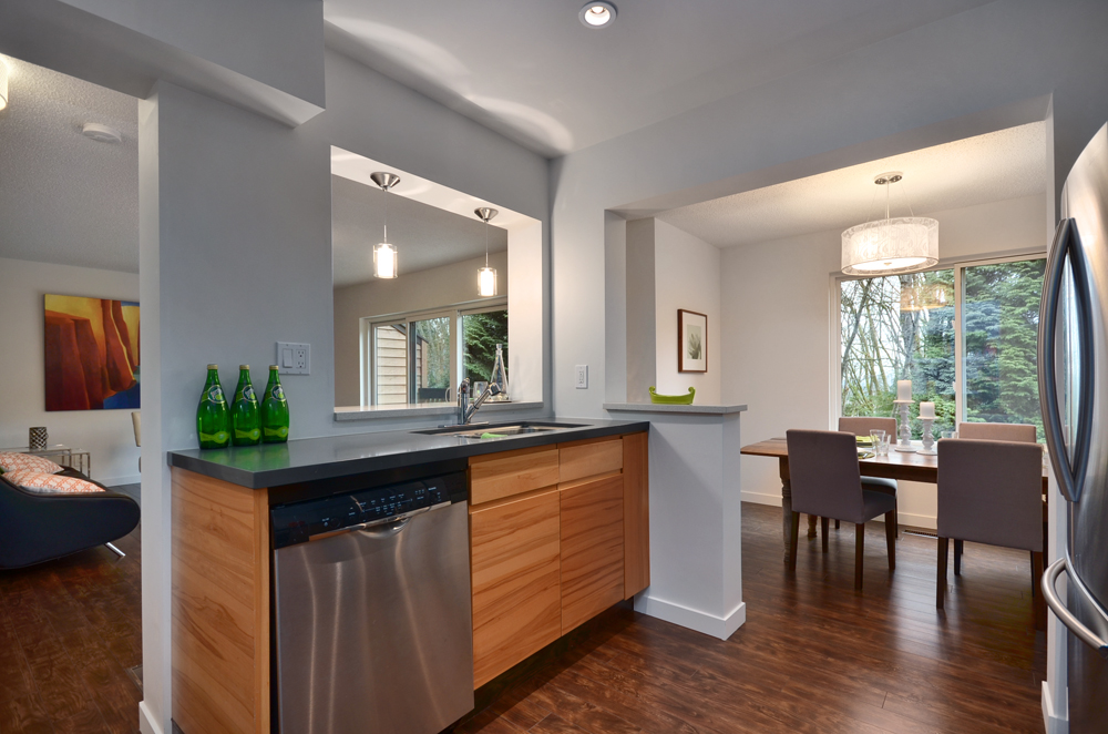 Kitchen 2.jpg