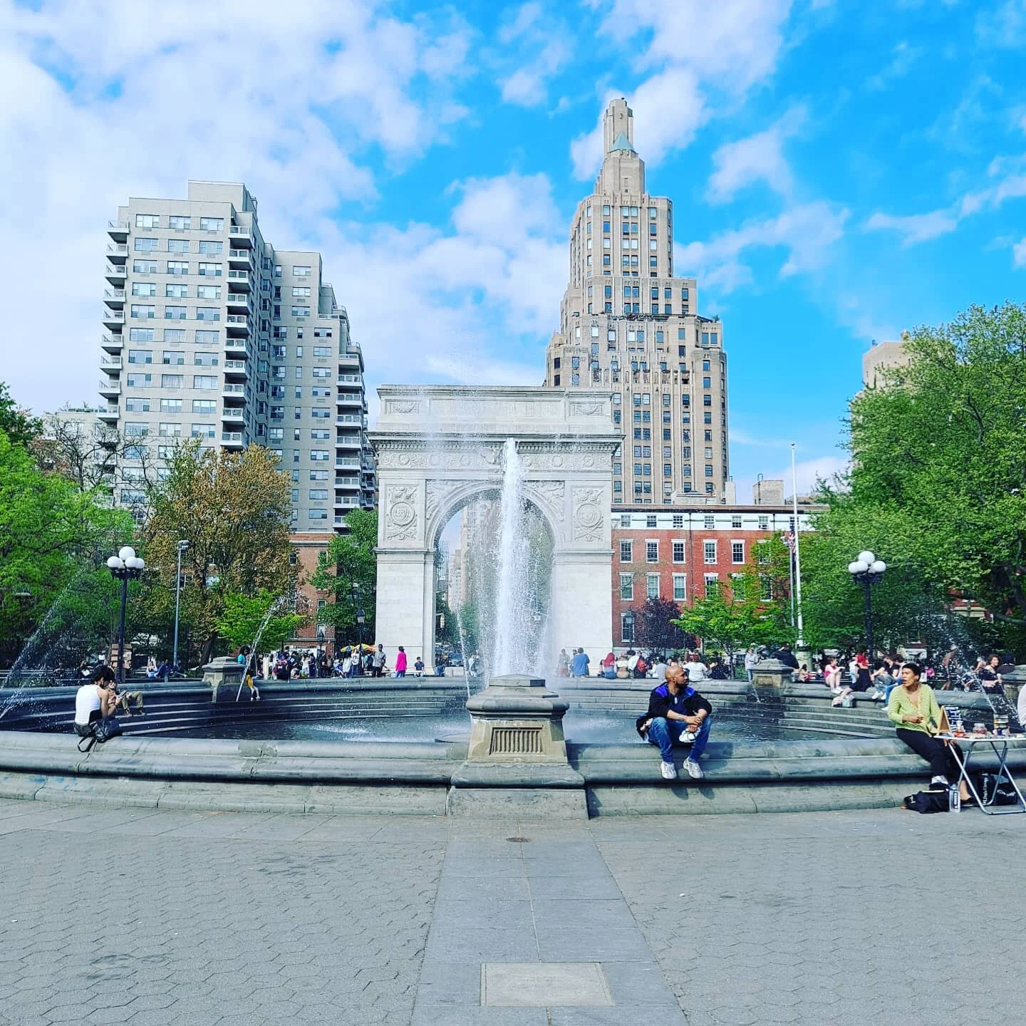 We really can't think of a better place to congregate. 🌳☀️🌥

What's your favorite spot in Washington Square Park?

#WashingtonSquarePark #GreenwichVillage #Community #friends