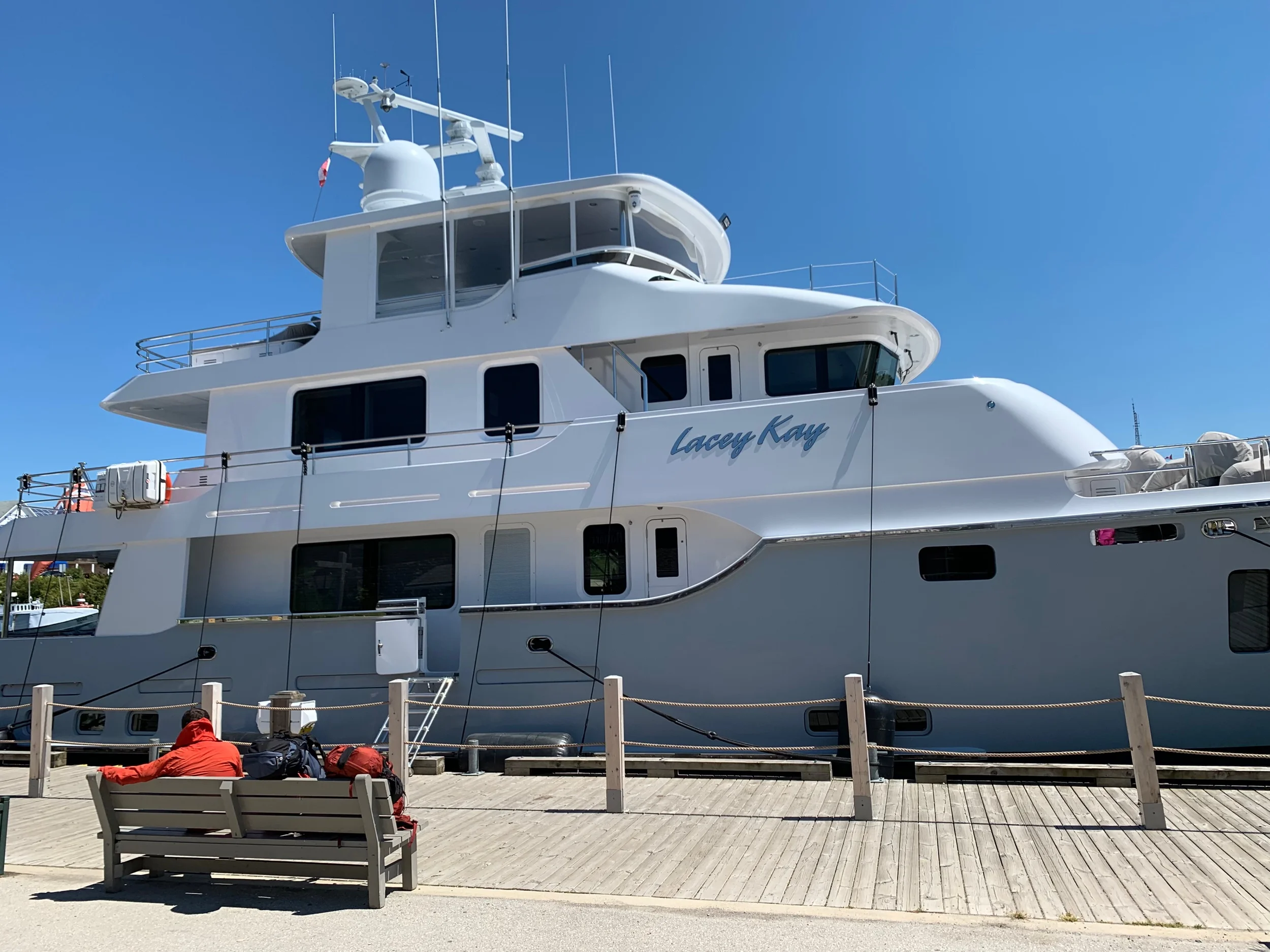 Vancouver Harbour style yacht in Tobermory