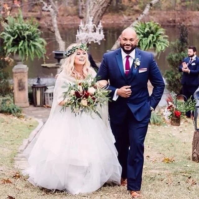 Our bride, Ashleigh sent us a message last week when we were posting local Black-Owned businesses in the wedding industry. Ashleigh was reminiscing on how much she LOVED her makeup artist @crowneoflaurel and we wanted to spread the vendor love. Here&