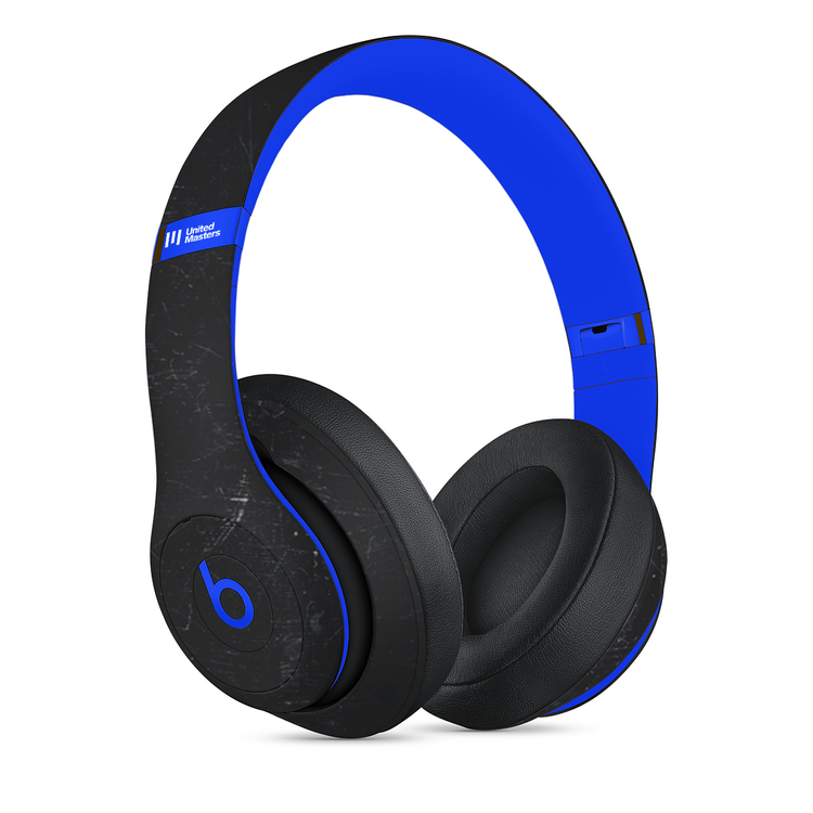 BeatsHeadphones_QuarterTurnMain_B.png.webp