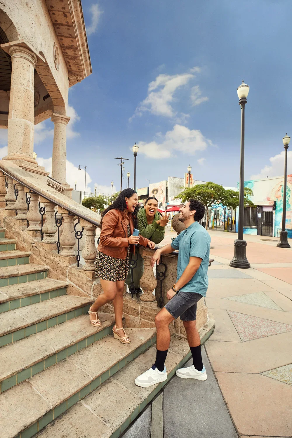 ATT_Local_Hispanic_LosAngeles_Location06_1198_v3.jpg.webp