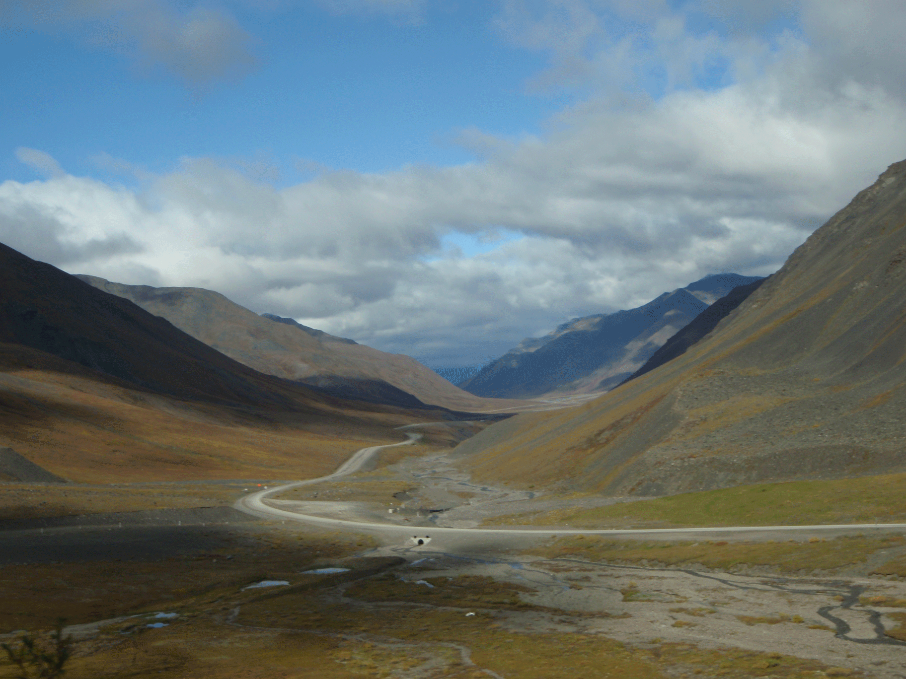 Looking-South-on-the-Dalton-Highway(470).gif