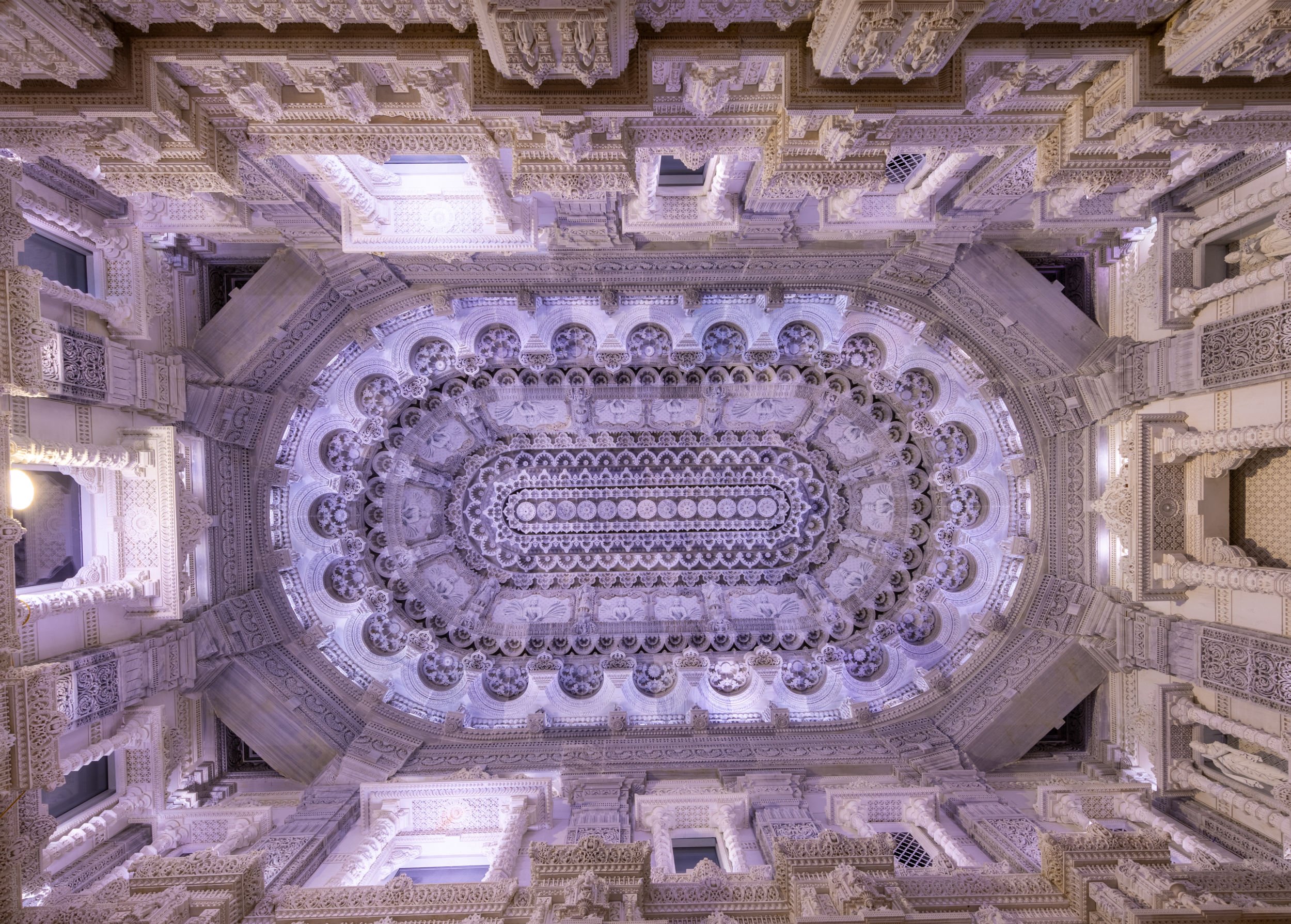 35. Ceiling of BAPS Swaminarayan Akshardham.jpg