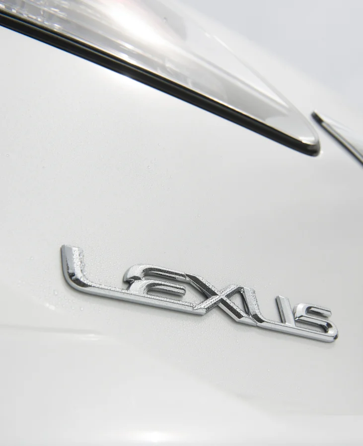 LEXUS