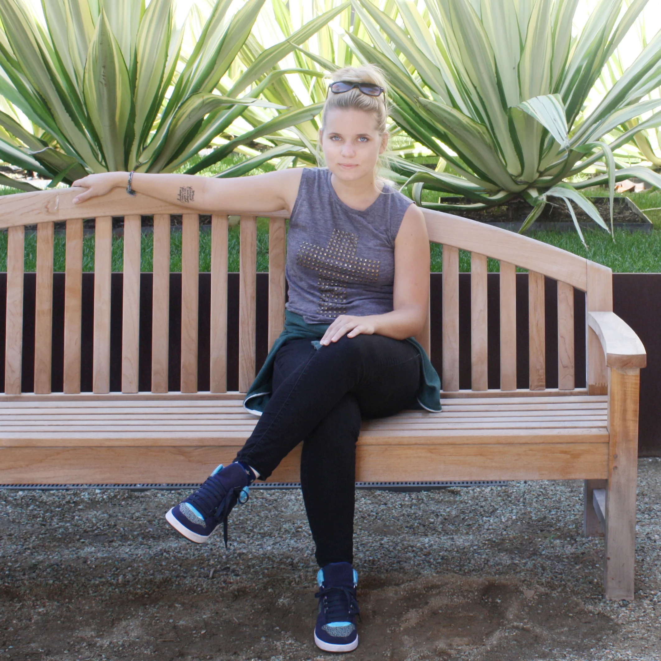 chelsea bench pic2crop2.jpg