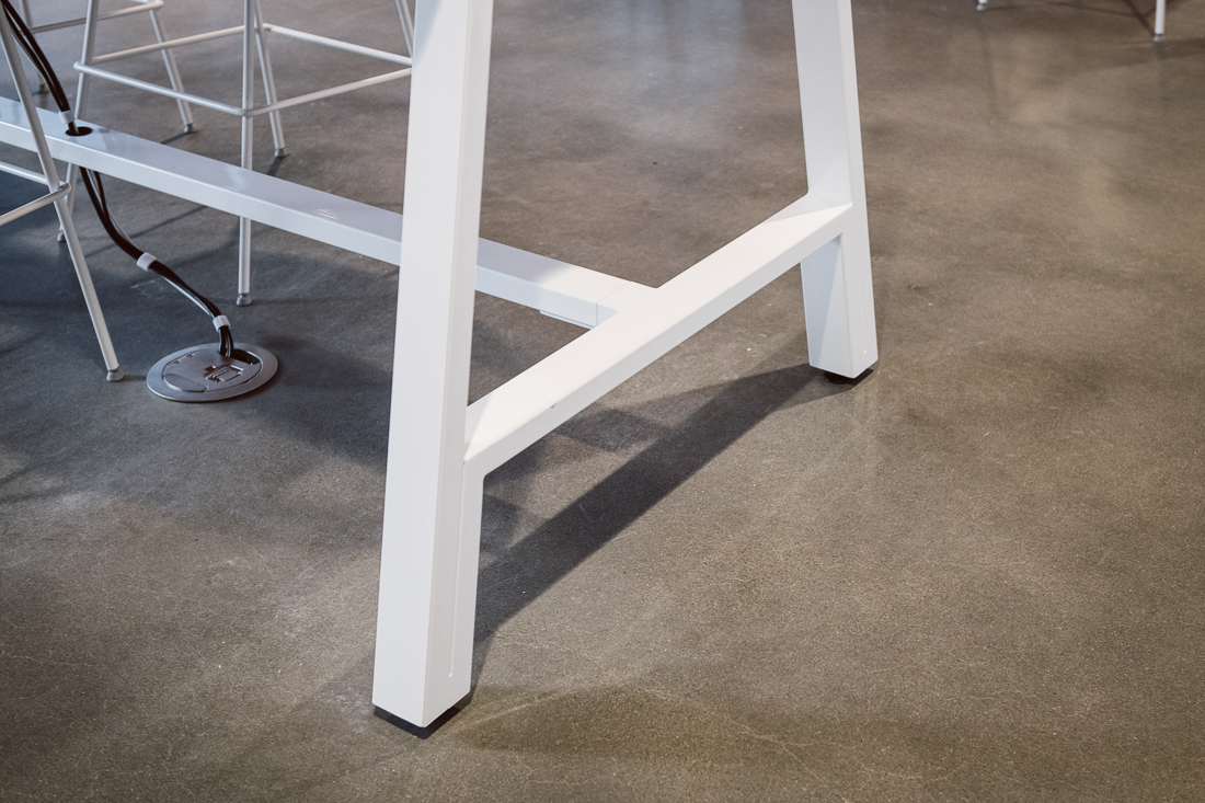 WERK_HuddleUp Table_UpClose2_LCC-021.jpg