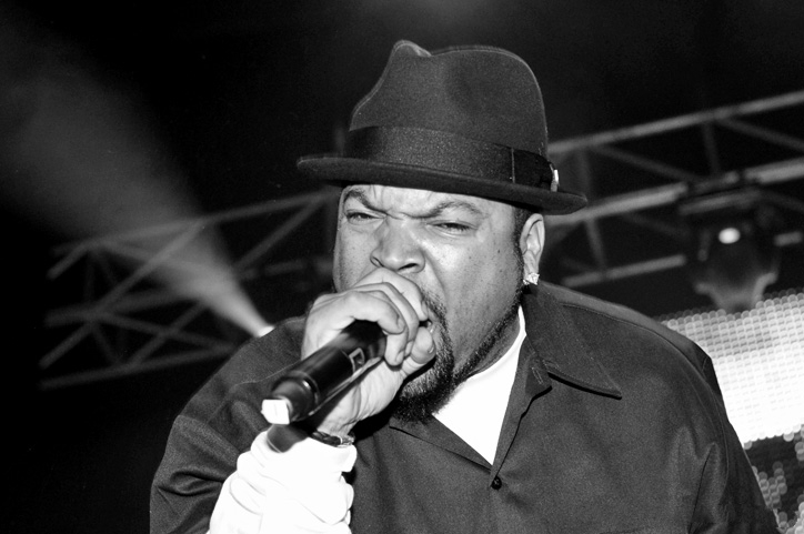 Ice Cube performing live in Metro City Concert Club on October 29, 2010. Image credit: Wikimedia Commons .