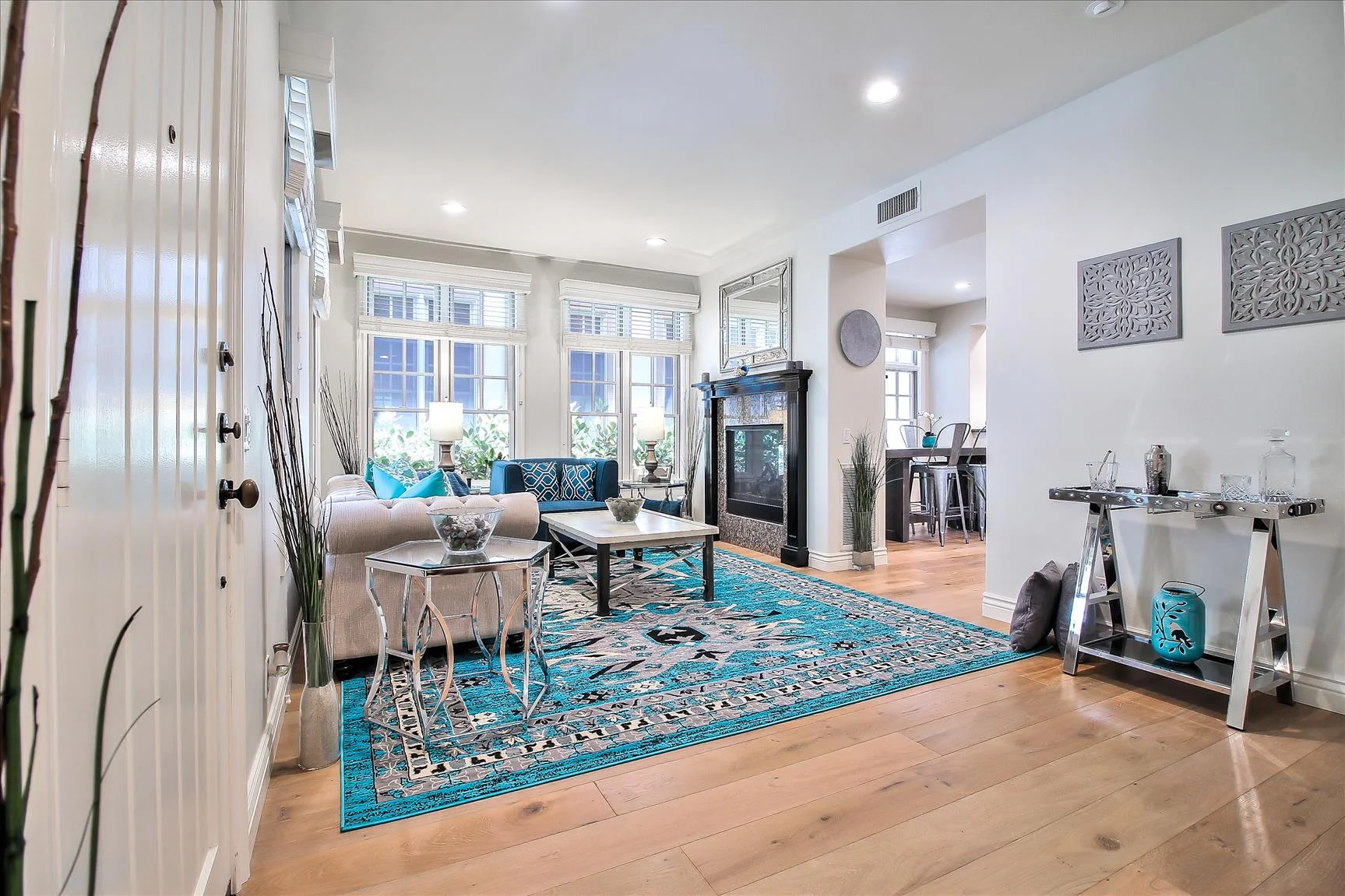 2566 Bungalow Place9.jpg