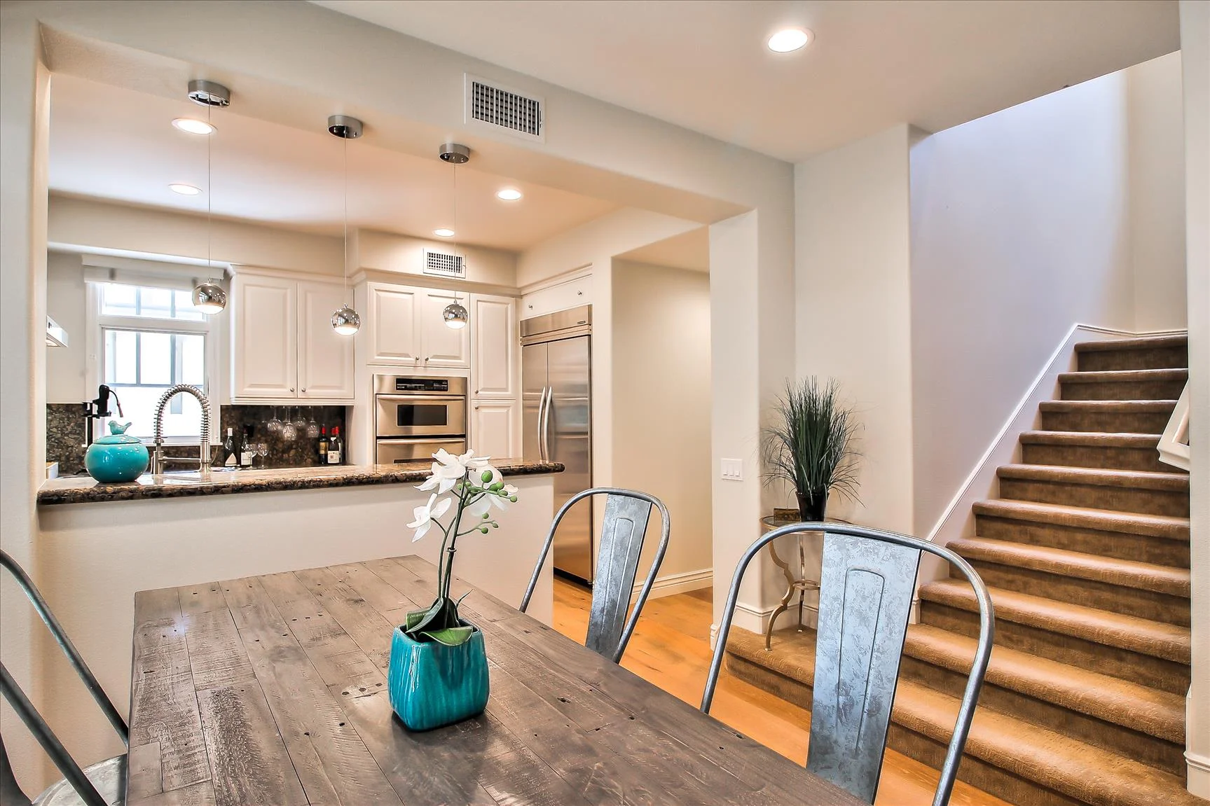 2566 Bungalow Place21.jpg