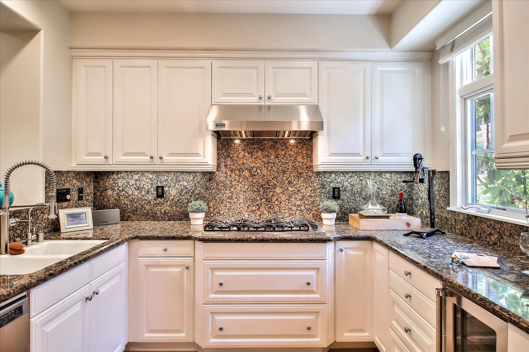 2566 Bungalow Place25.jpg