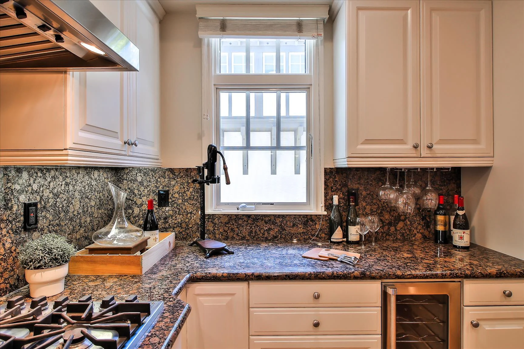 2566 Bungalow Place27.jpg